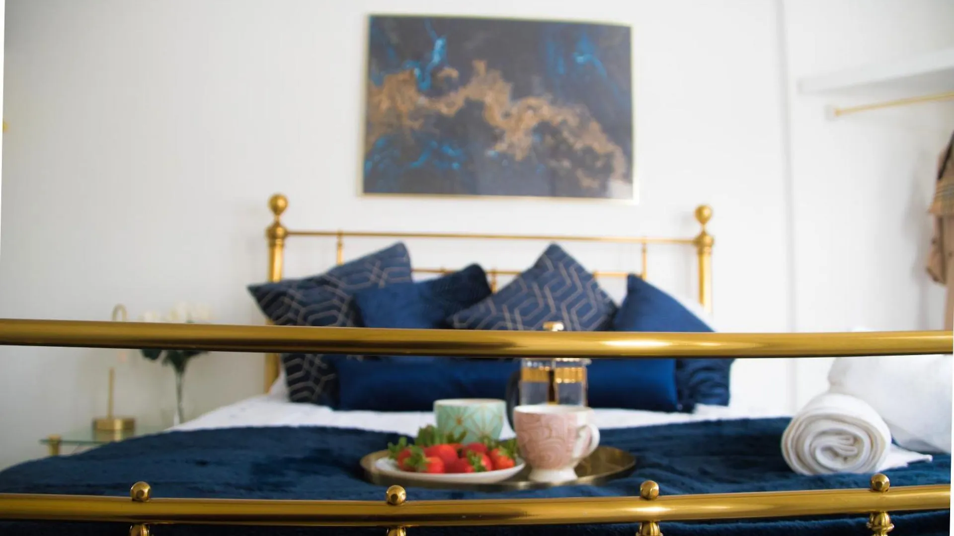 Διαμέρισμα Modern Town Centre Flat - Free Shared Parking, King Size Bed, 5 Minutes Walk To Beach Μπόρνμουθ
